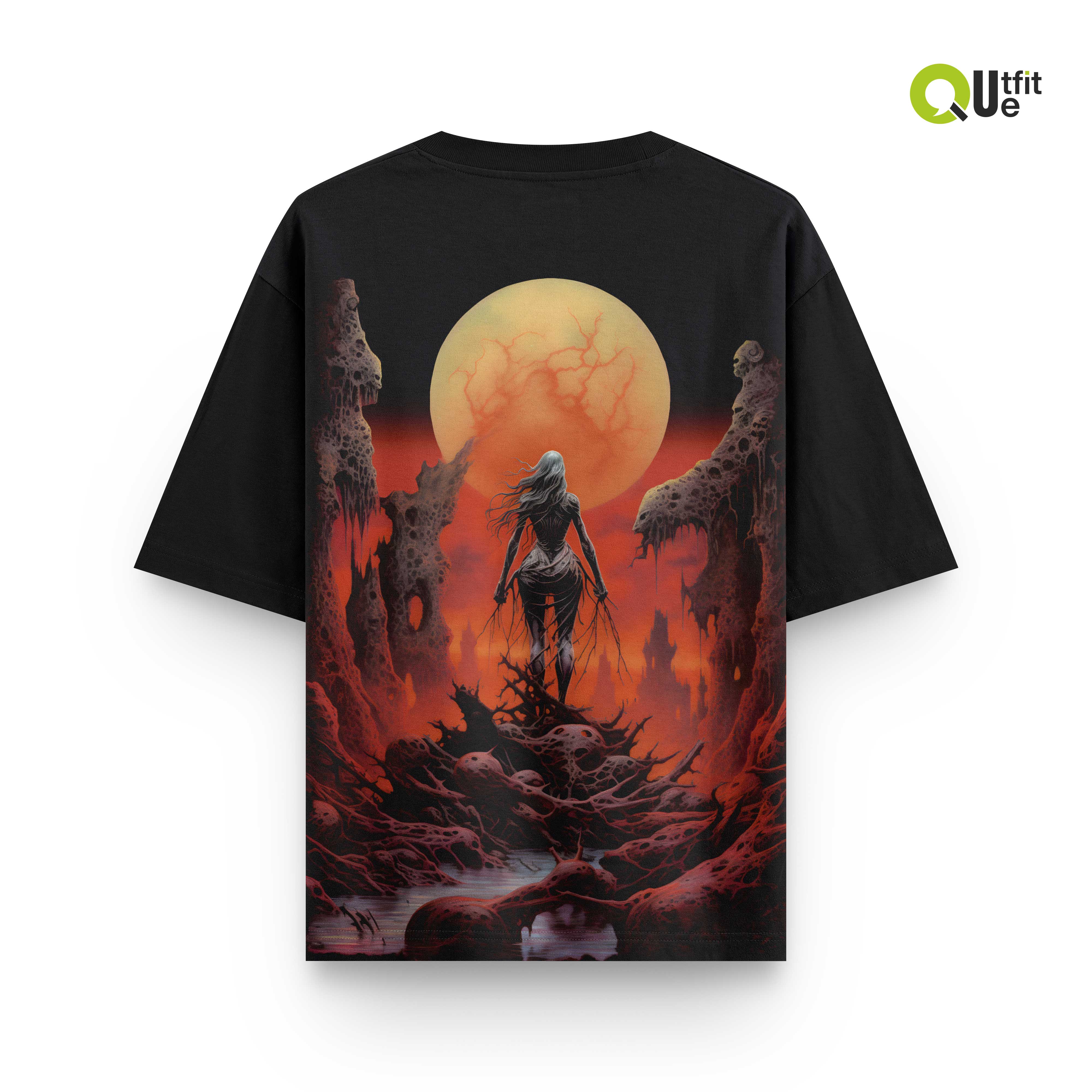 QUEEN OF HELL OVERSIZED TSHIRT